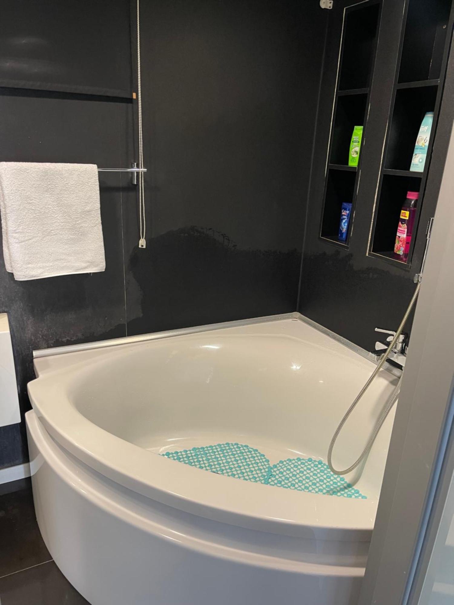Black Apartament Nr1 布加勒斯特 外观 照片